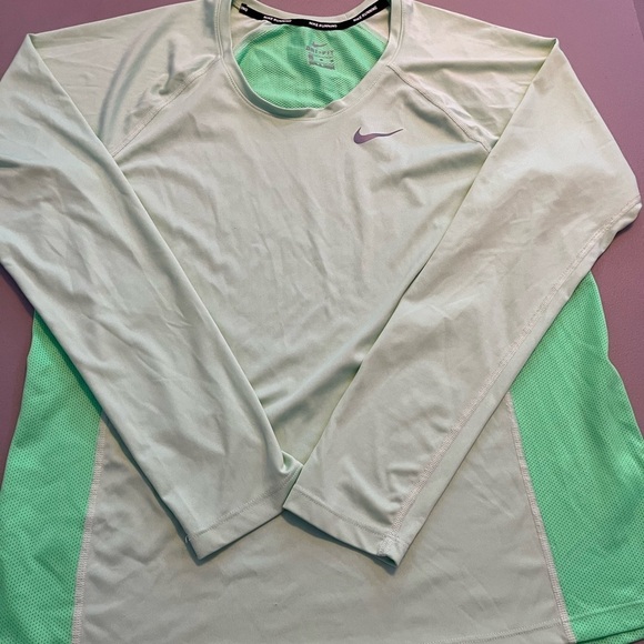 COPY - Nike Dri Fit Long Sleeve Shirt XL - Picture 1 of 4